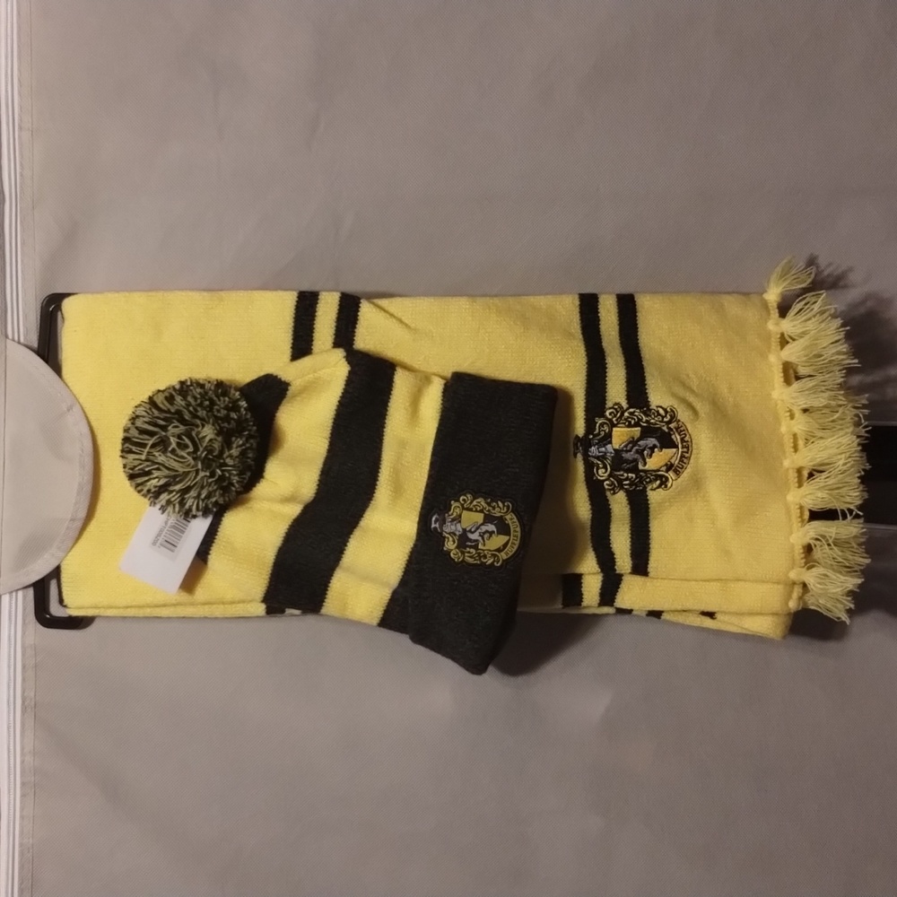 Harry Potter Hufflepuff Scarf & Beanie